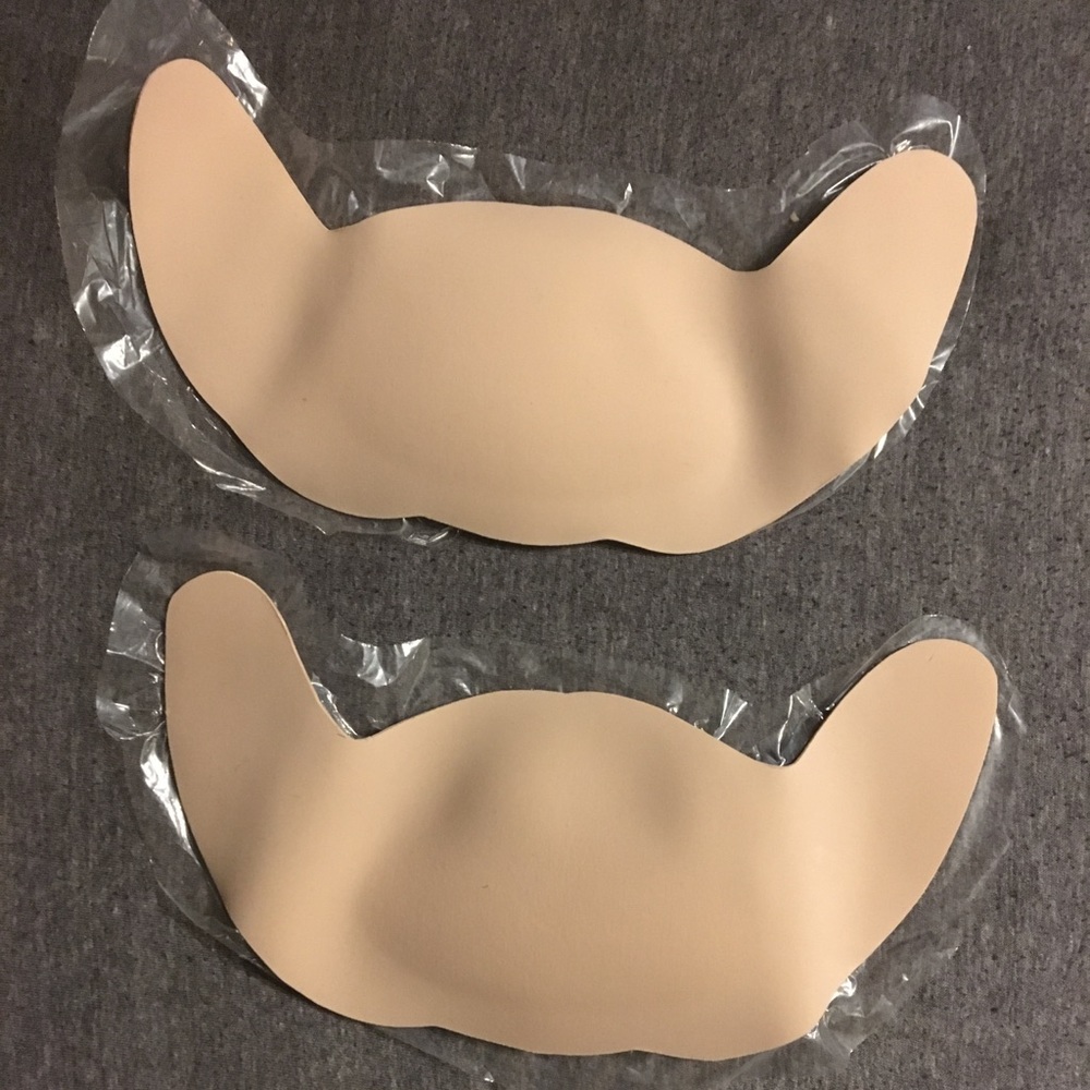 Adhesive bra - Picture 2 of 4